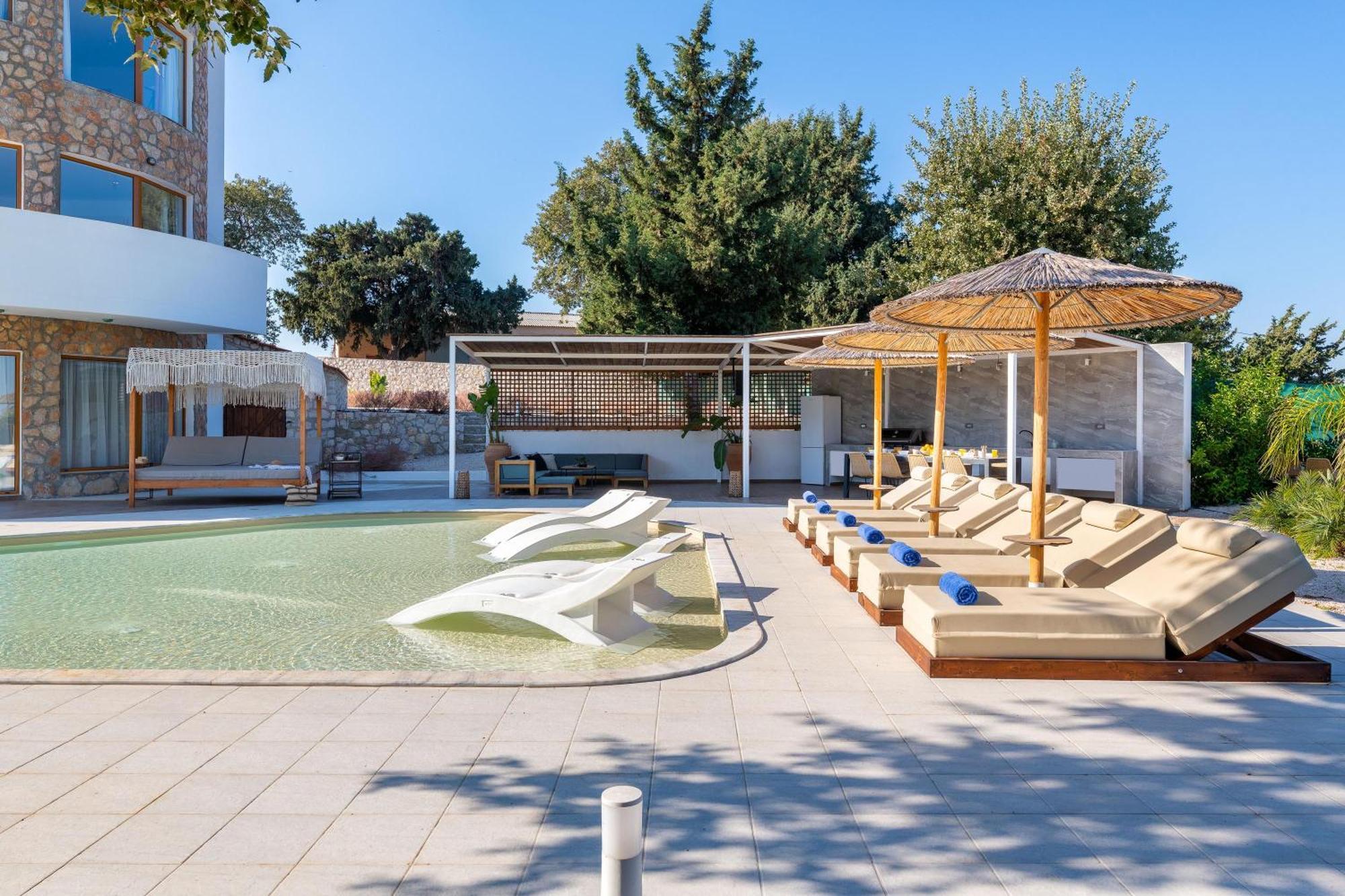Hamilton Grand Villa
