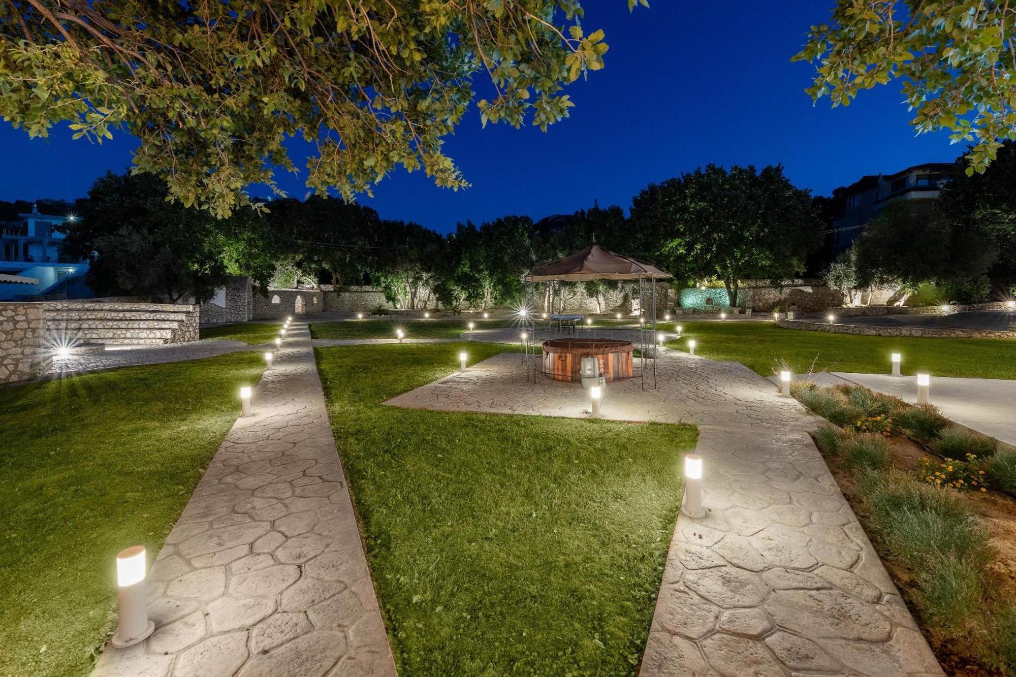 Hamilton Grand Villa *